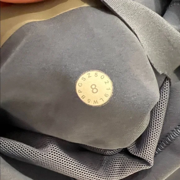 Lululemon Leggings size 8 In Movement 7/8 Tight *Everlux 25" - Picture 5 of 10